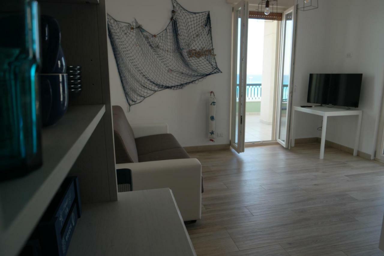 Attico Galilei Fronte Mare By Salentoville Gallipoli Exterior photo